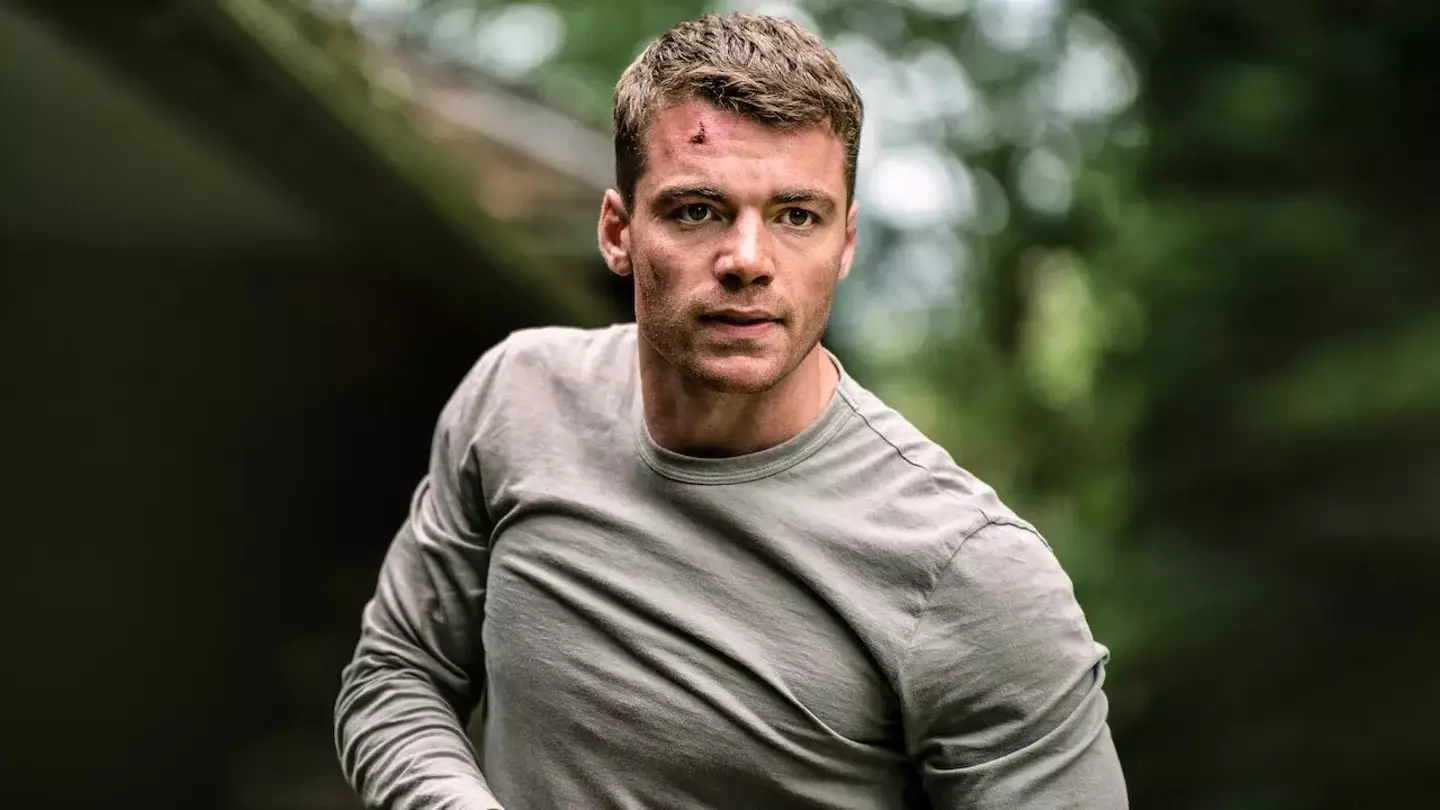 Gabriel Basso as Peter Sutherland.