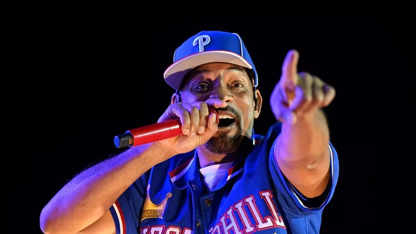 Will Smith mocked for appearing to use 'AI video' to promote new tour