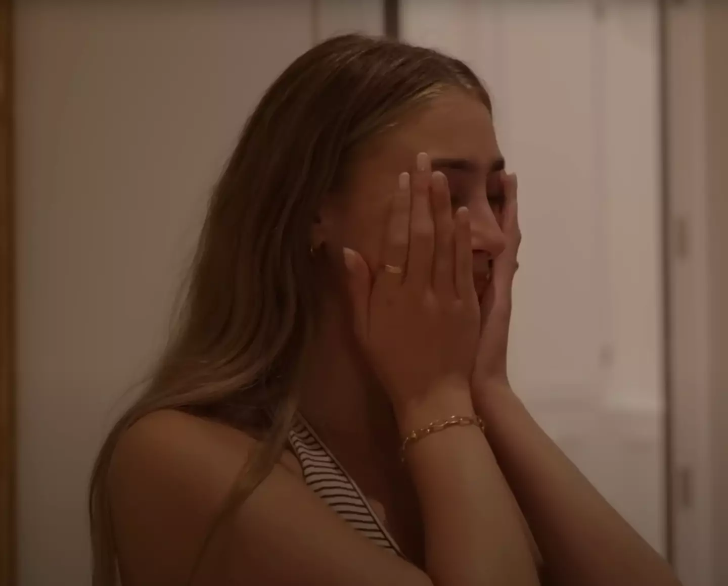 Phillips broke down after her 100 men in a day stunt (YouTube/Josh Pieters)
