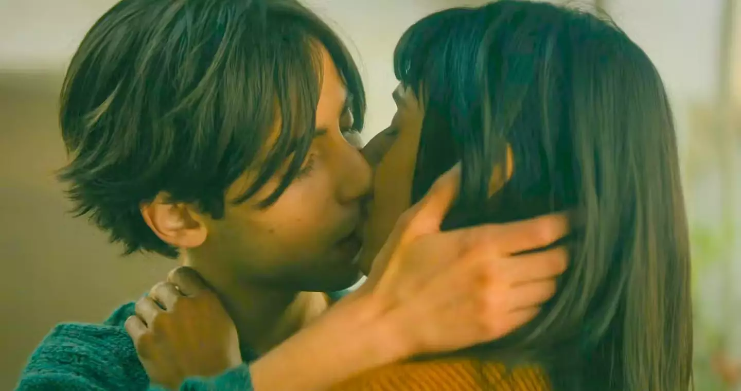 Ew Ew Ew make it stop please make it stop (Netflix)