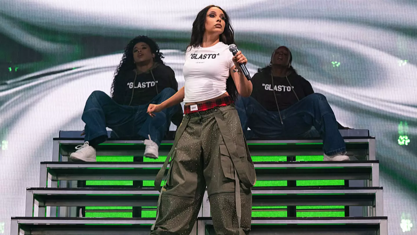 Glastonbury viewers speechless following 'outrageous moment' during Jade's set