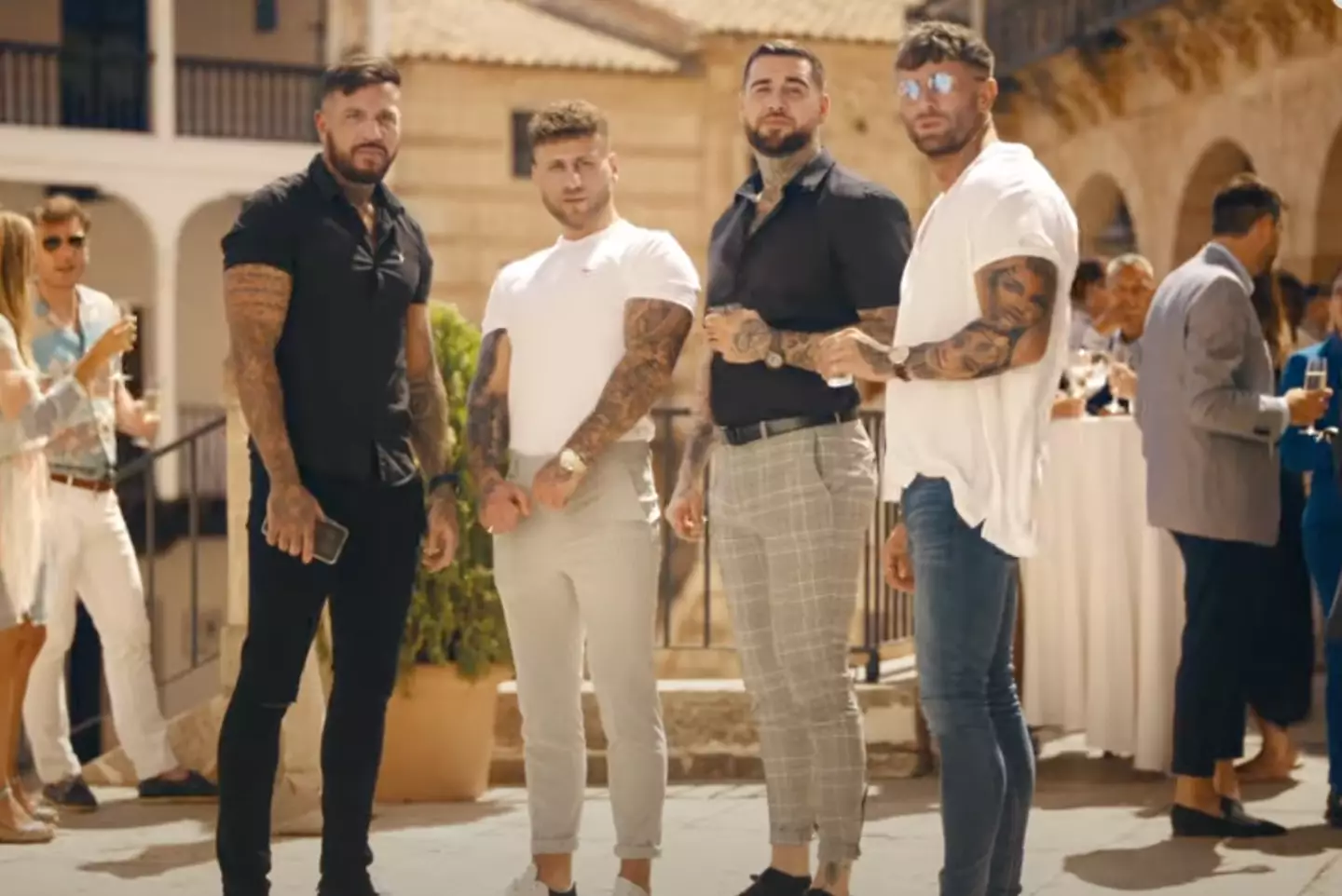 Remember these fashion icons? (YouTube/ Paddy Power)