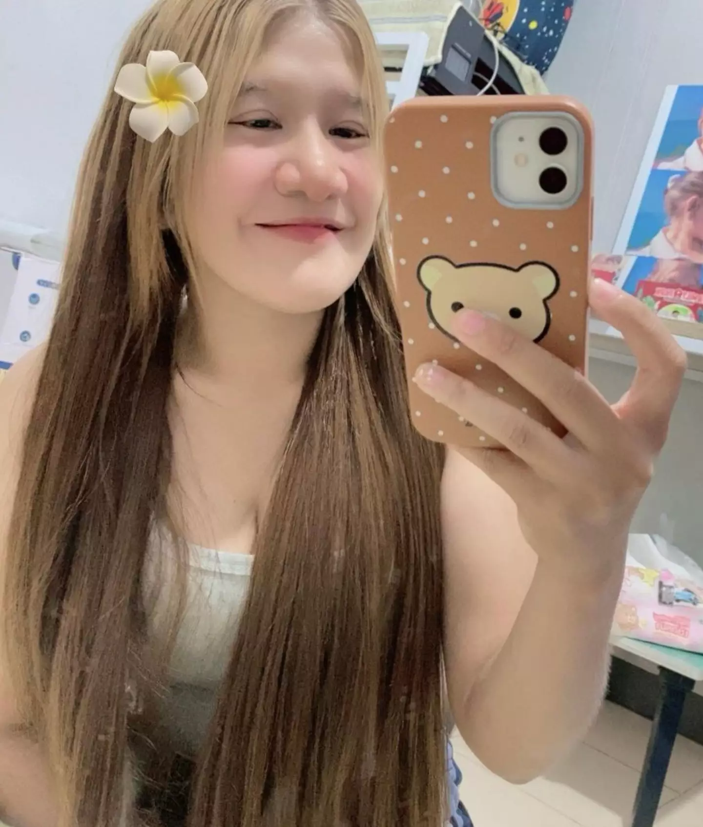 Supatra looks unrecognisable after ridding her face of the excess hair (Facebook/Supatra Sasuphan)