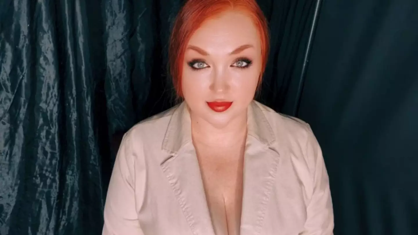 Amateur pornstar Vee Snow previously revealed how much you can potentially earn (X/@VSnowbelle)