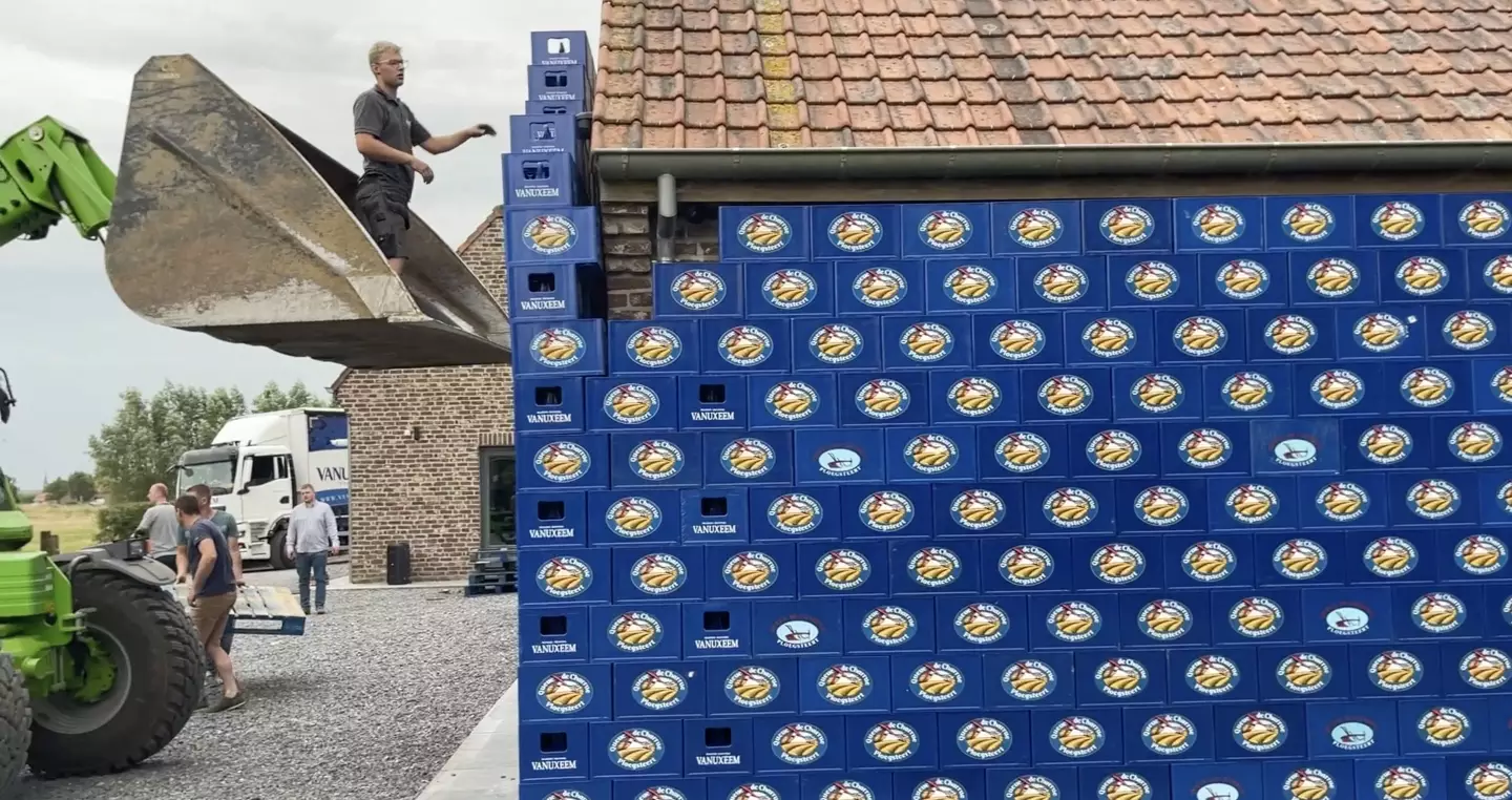Their pals barricaded the pad with beer crates as part of a Belgian tradition. (Jam Press)