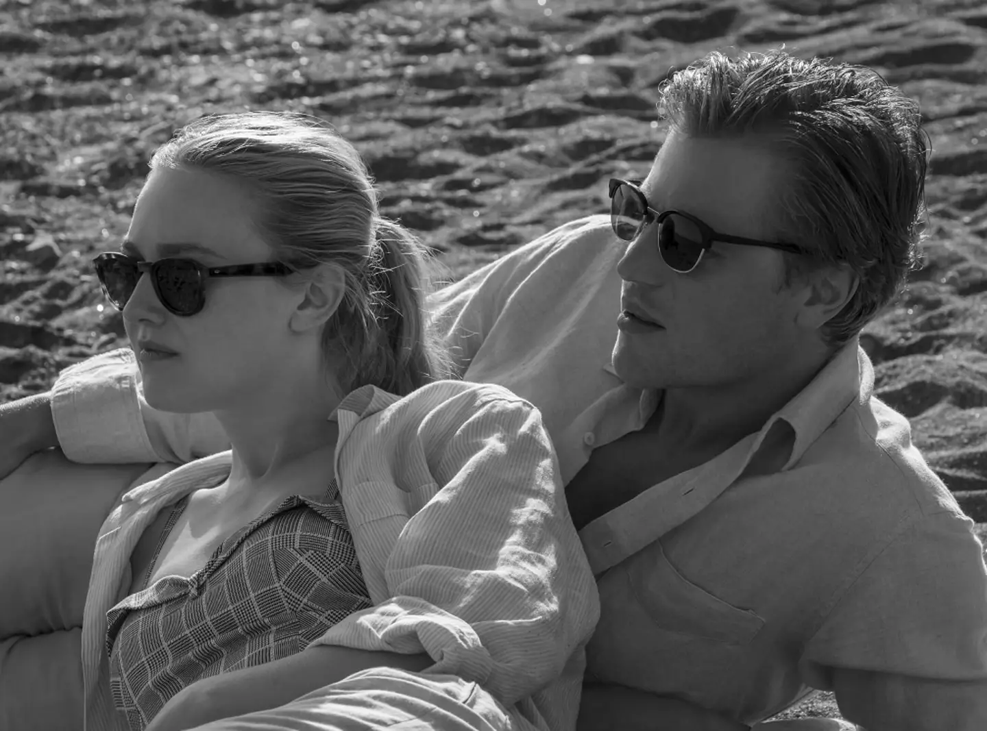 Dakota Fanning and Johnny Flynn play lovers.