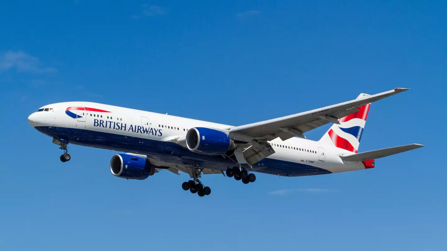 British Airways Plane Windscreen Cracked By Block Of Ice During Flight