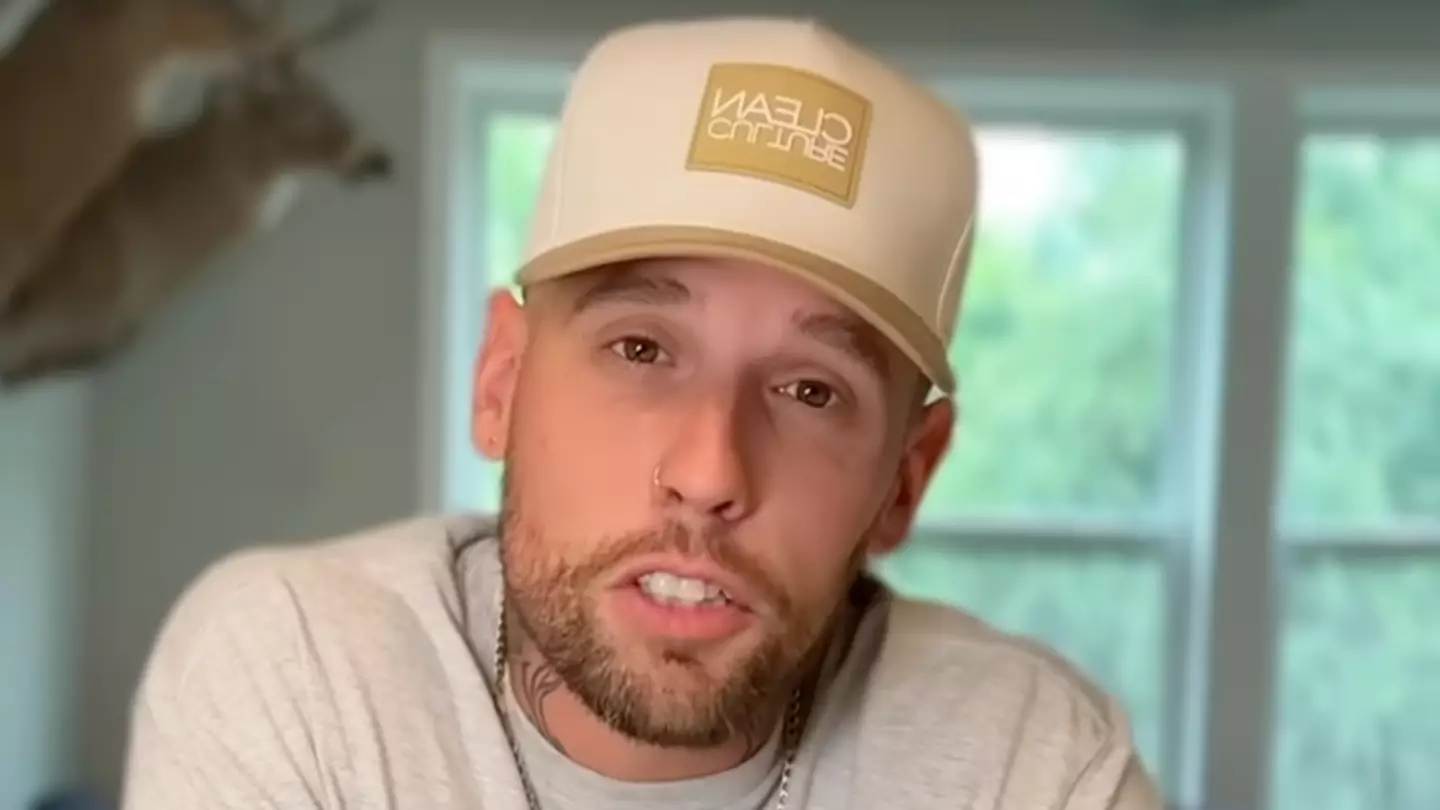 Alcoholic shares the three differences between a normal drinker and an addict
