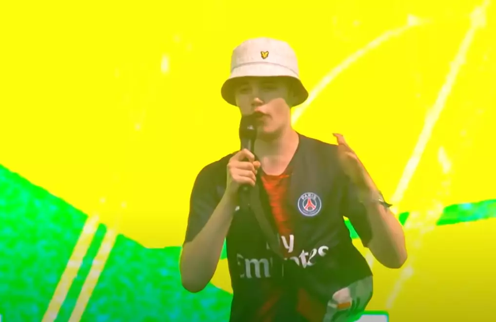 Alex from Glasto partnered with boohoo (BBC)