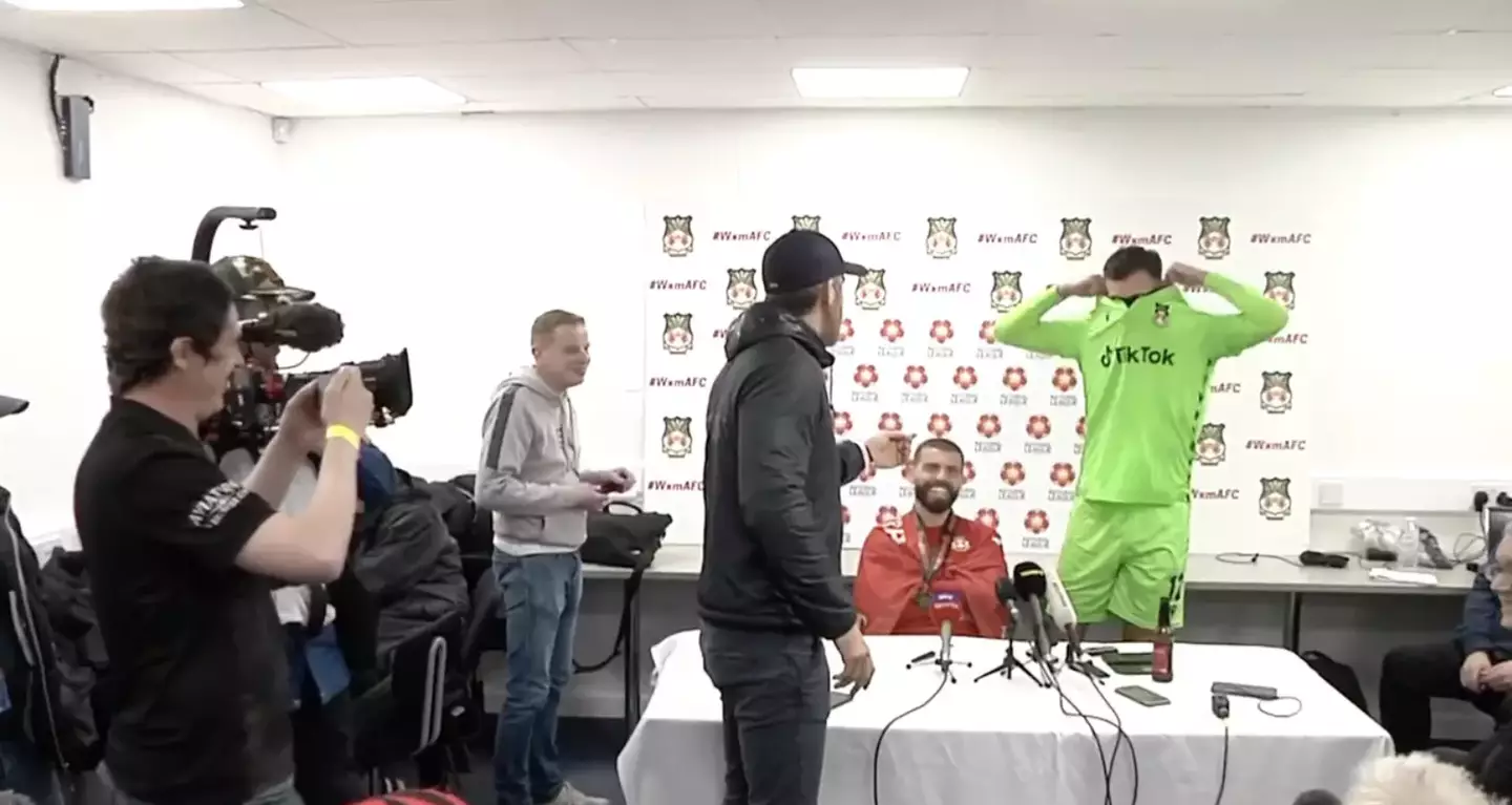 Ryan Reynolds hilariously interrupted a press conference to demand Foster's shirt.