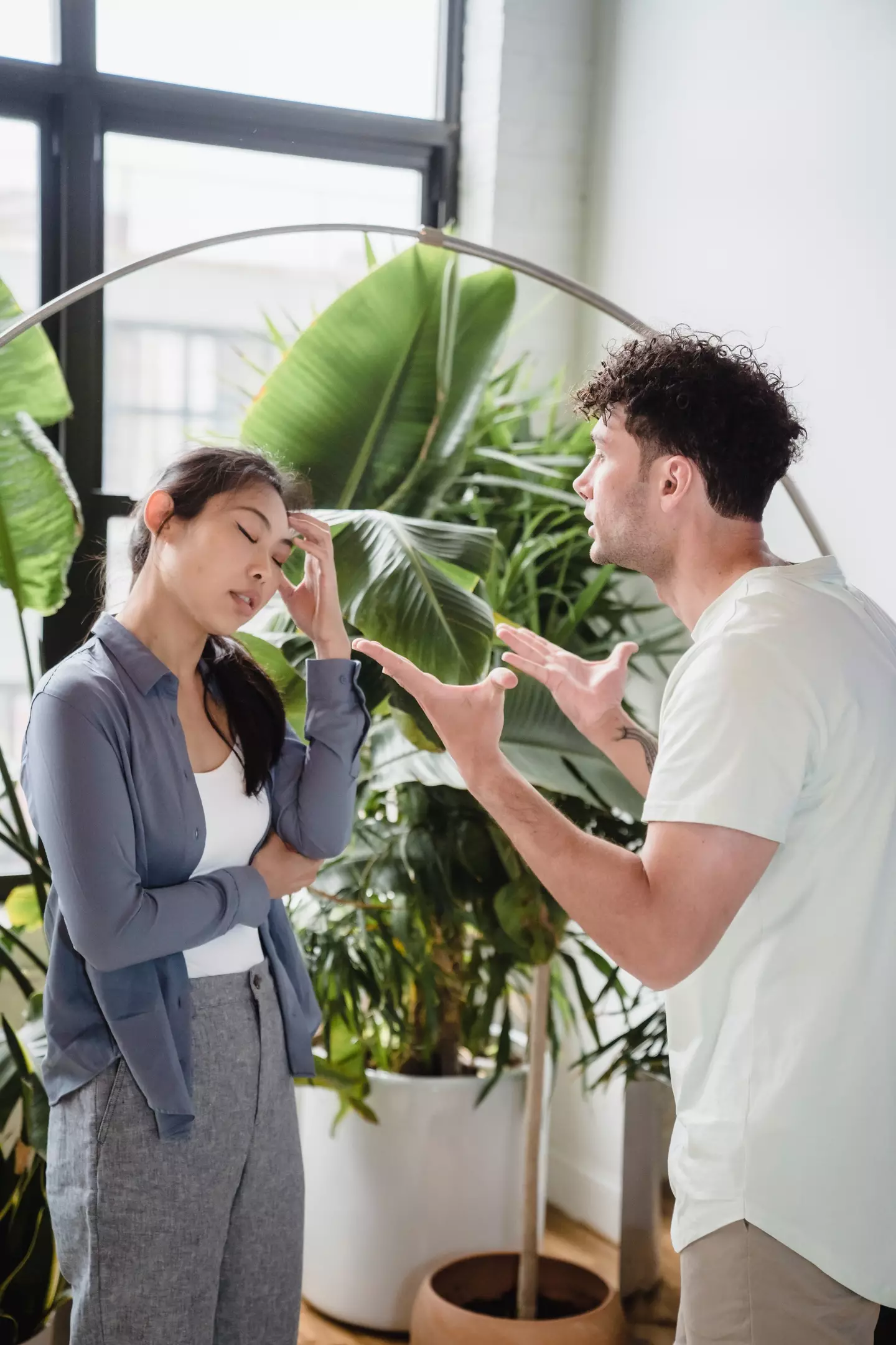 Red flags can be hard to spot, luckily, these couples therapists have you covered.