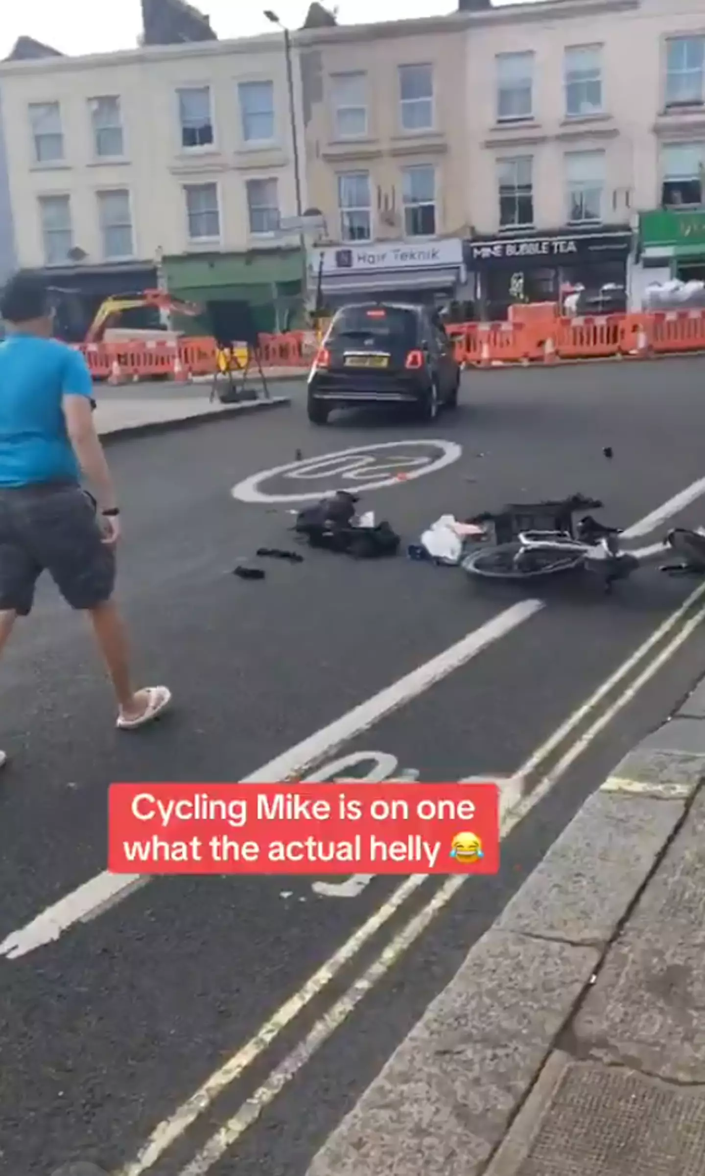 Mikey's belongings were smashed all over the road (X/@___KR111BACKUP)