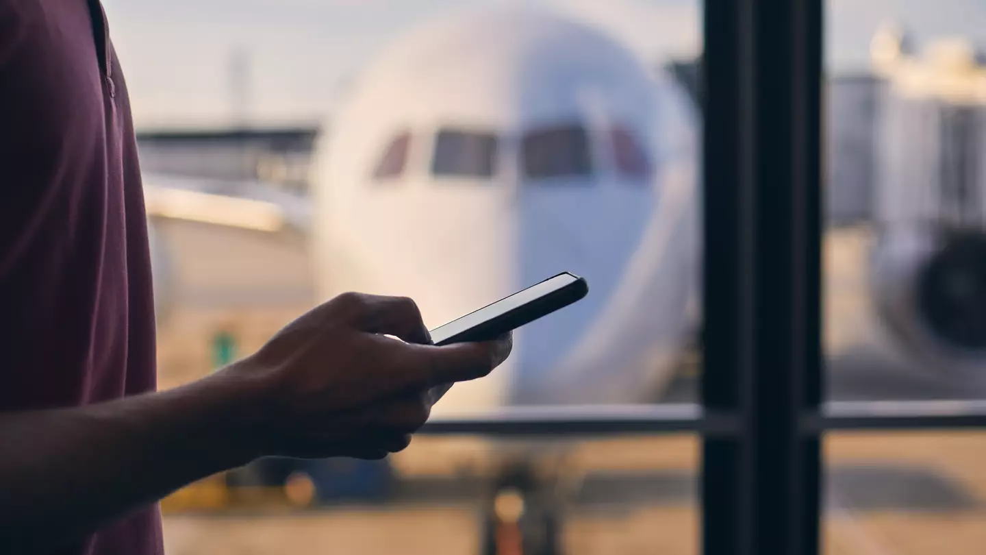Travel expert reveals phone hack that can save hundreds on your holiday