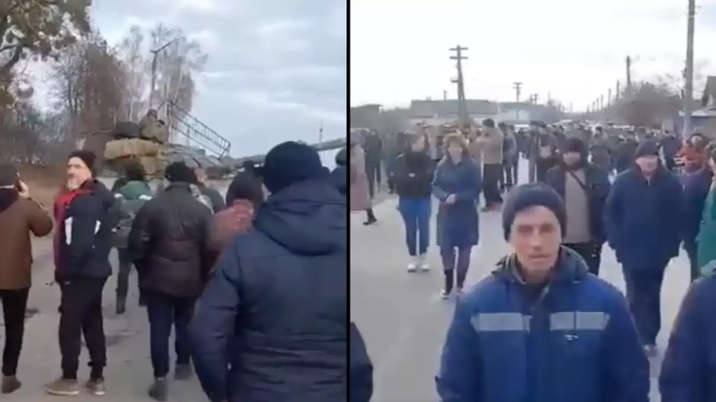 Ukrainian Civilians Seen Stopping Russian Tanks By Walking At Them En Masse