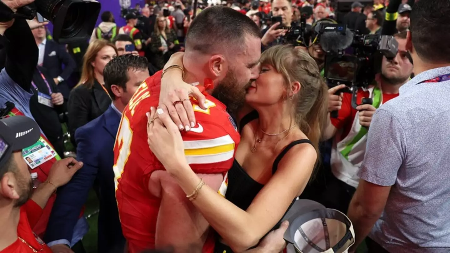 Taylor Swift and Travis Kelce announce engagement