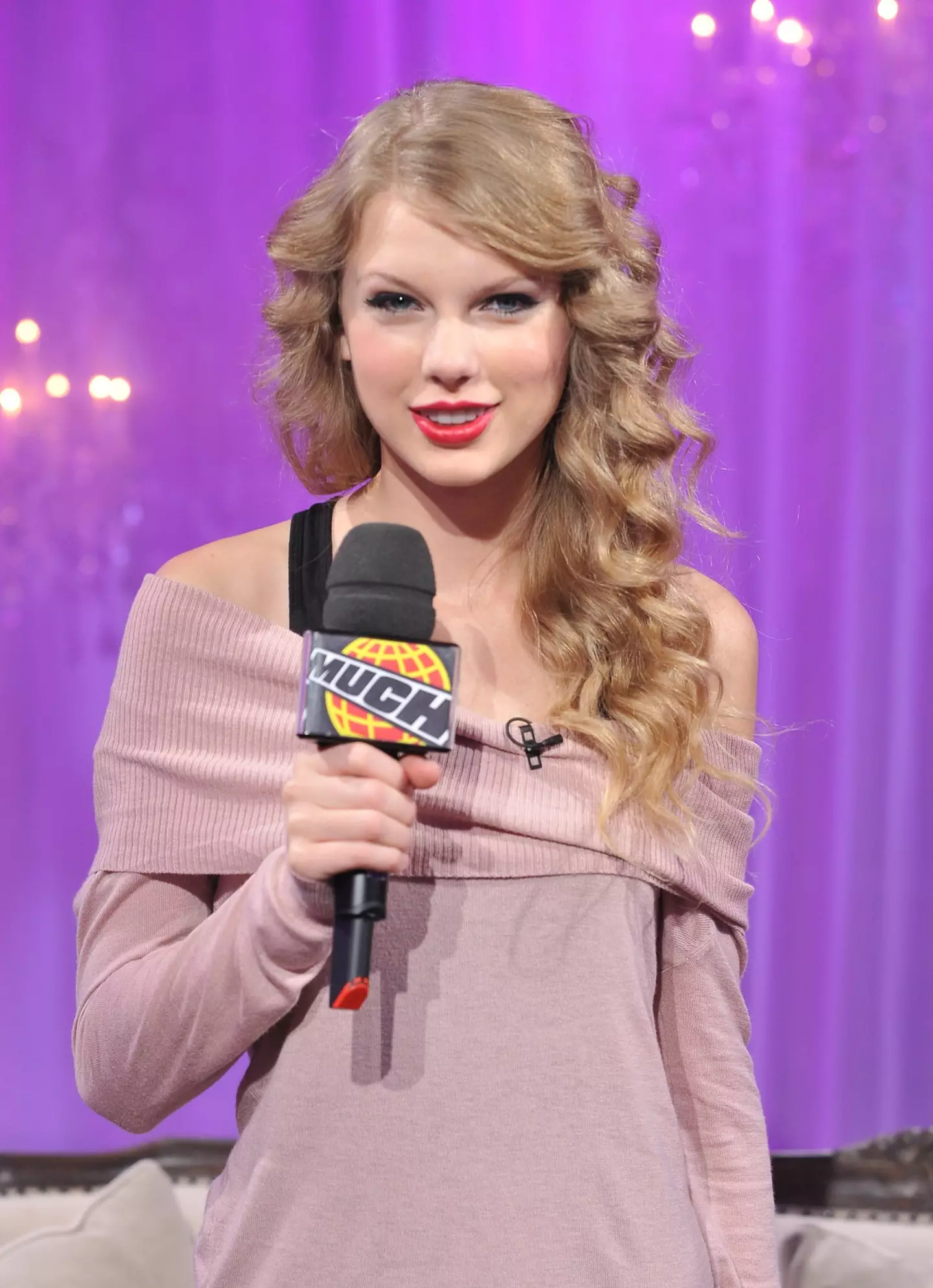 Taylor Swift is apparently known for this, I mean why else would she be the face of the Wikipedia page about it? (George Pimentel/WireImage)
