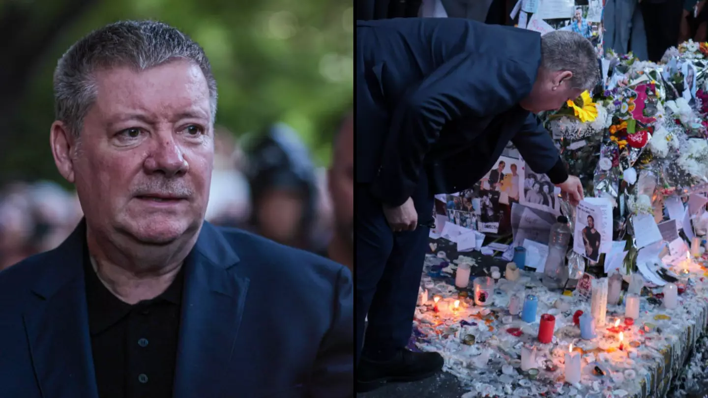 Liam Payne's dad kisses pictures and pays tribute to son outside hotel where he tragically died