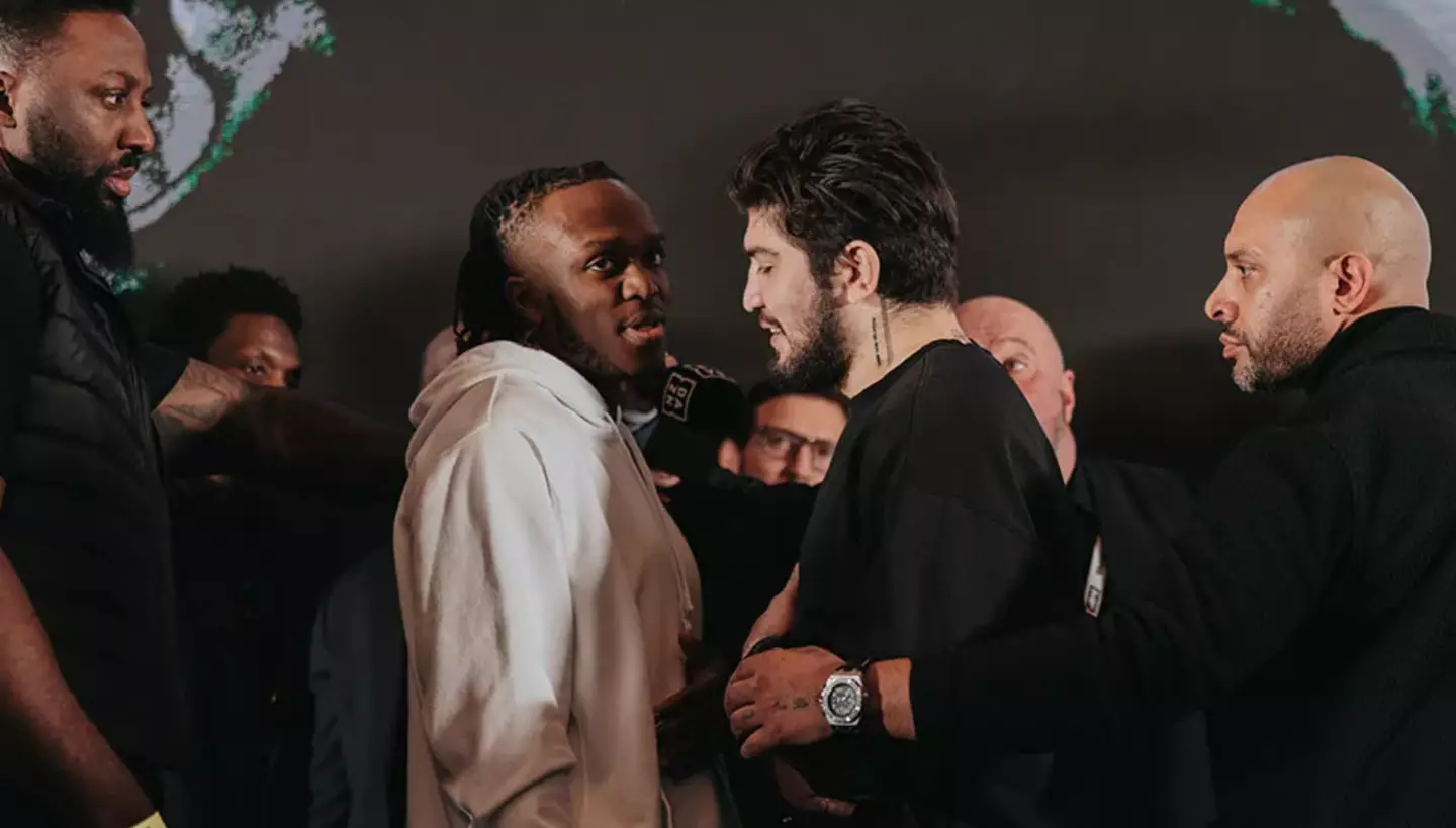 Their fight has been postponed (DAZN)