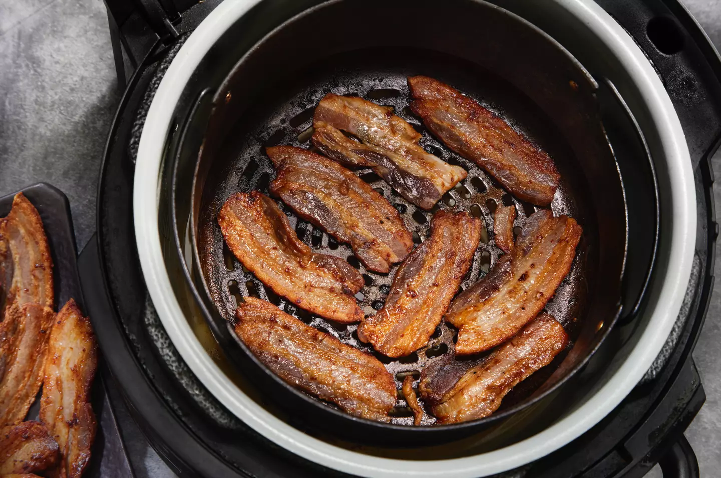 Dietitian Brenda Peralta warns against cooking bacon in an air fryer (Getty Stock Images)