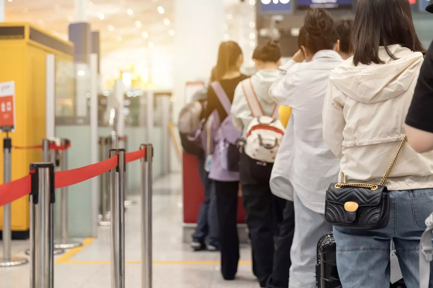 A new deal between the UK and the EU could mean saying goodbye to the slow moving passport queue (Getty Stock Images)