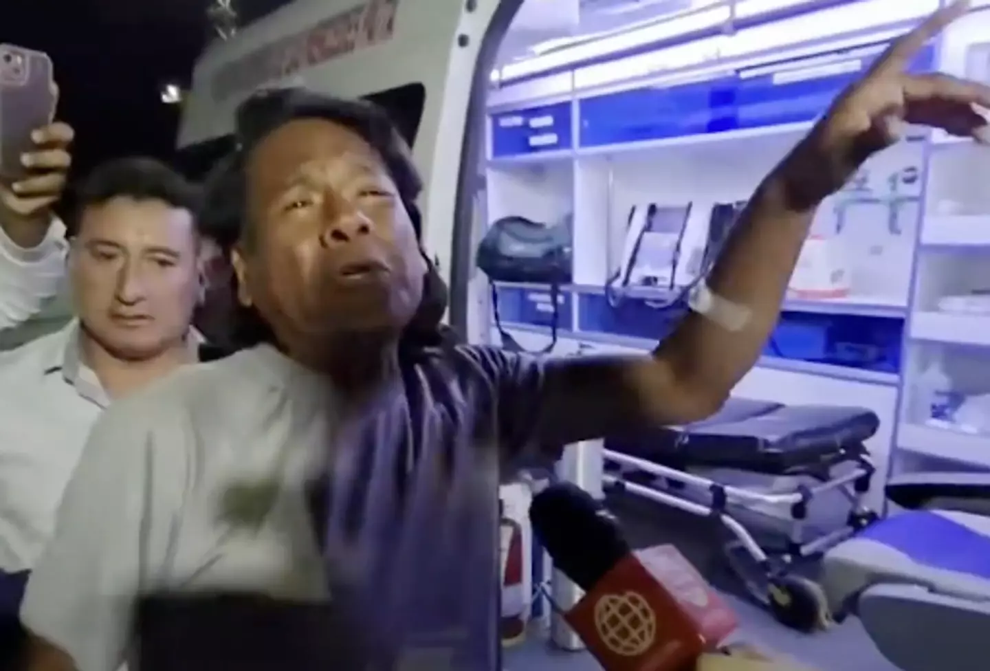 Castro was immediately sent to hospital to recover (YouTube/Agencia de Noticias Andina)