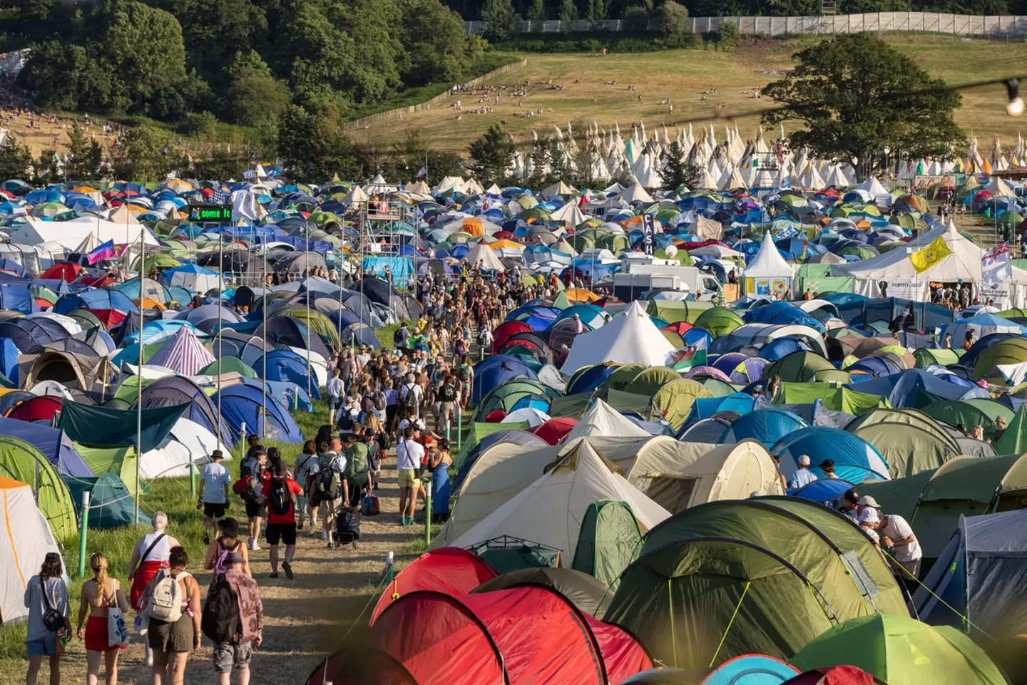 The feud was reignited at Glastonbury Festival, the jury was told.