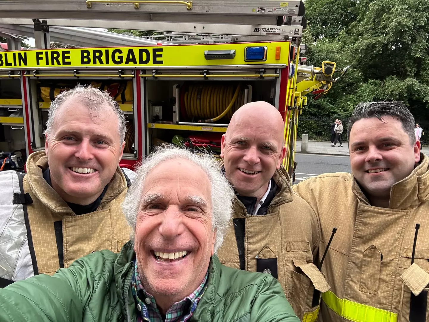 The actor was in high spirits despite being woken up prematurely in the morning. (X/@hwinkler4real)