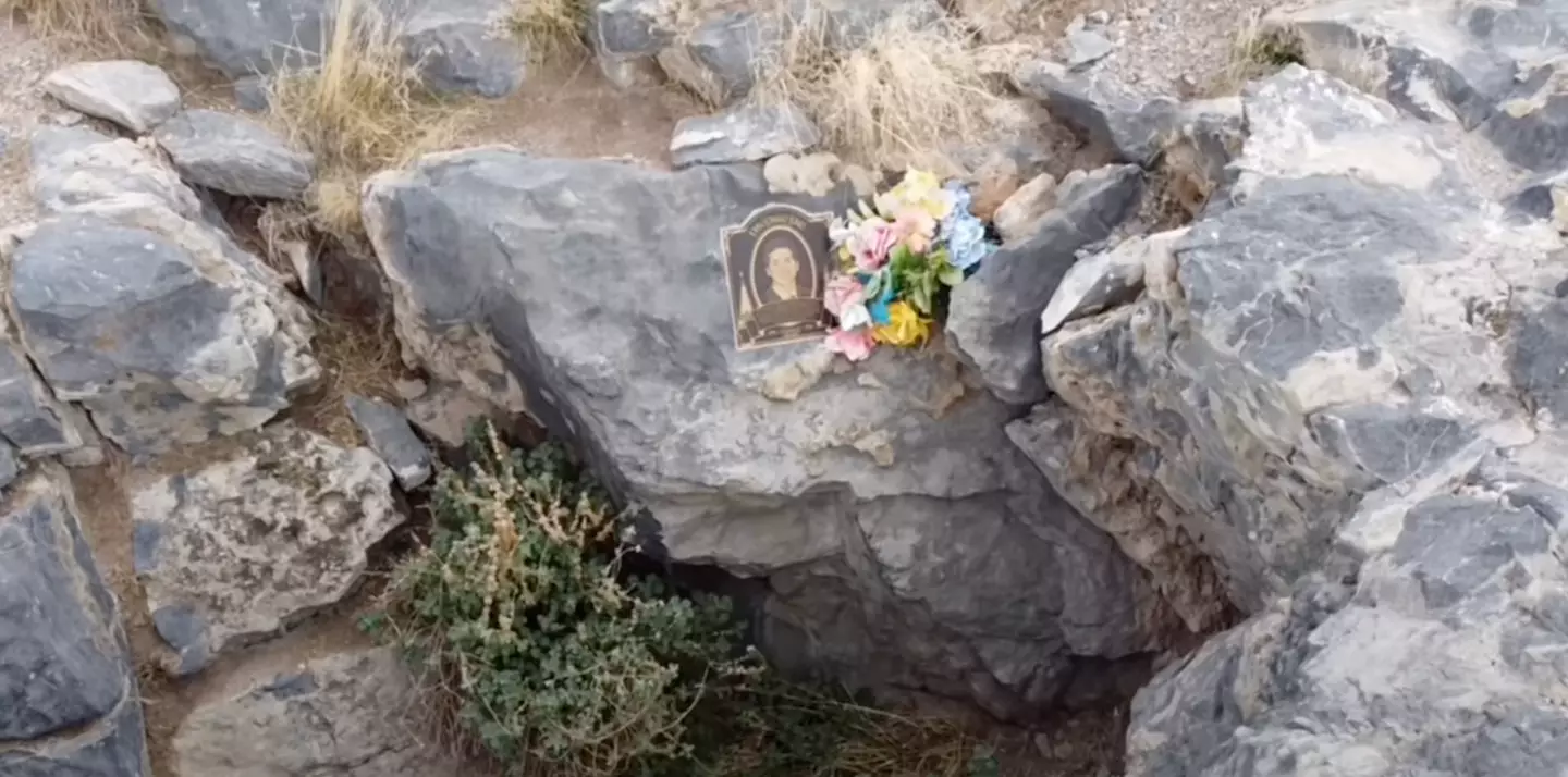 There's now a memorial plaque at the site. (Legacy Crawlers/YouTube)
