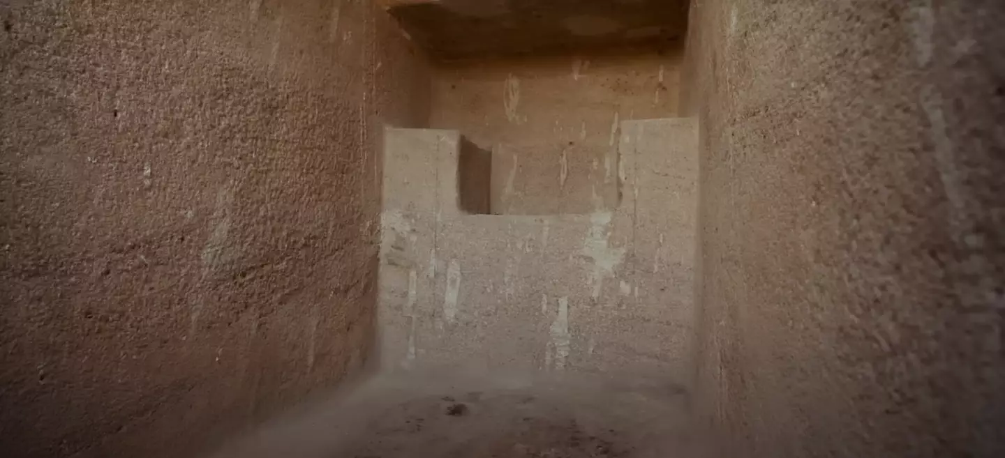 The chamber was ransacked despite being shut for thousands of years (YouTube / @SmithsonianChannel)