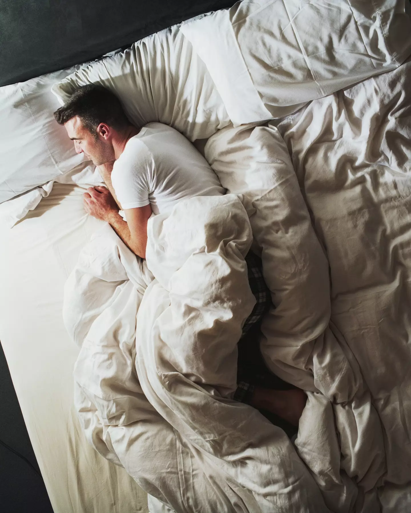 A sleep expert has urged people not to ignore one common symptom.