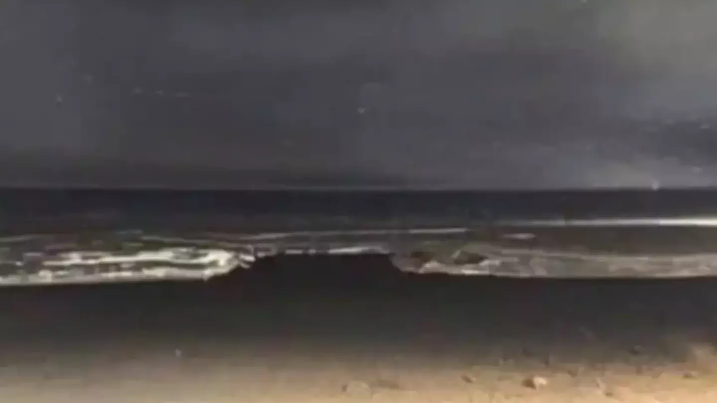 Bizarre optical illusion has people seriously confused as to whether they see a beach or a car