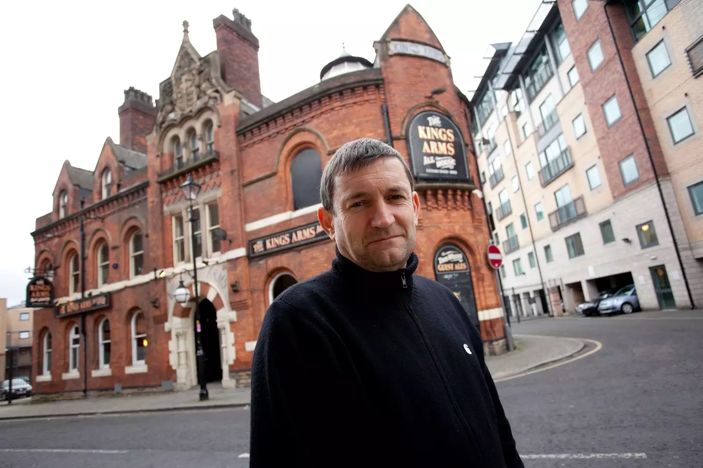 Paul Heaton is giving fans free beer to mark his 60th birthday.
