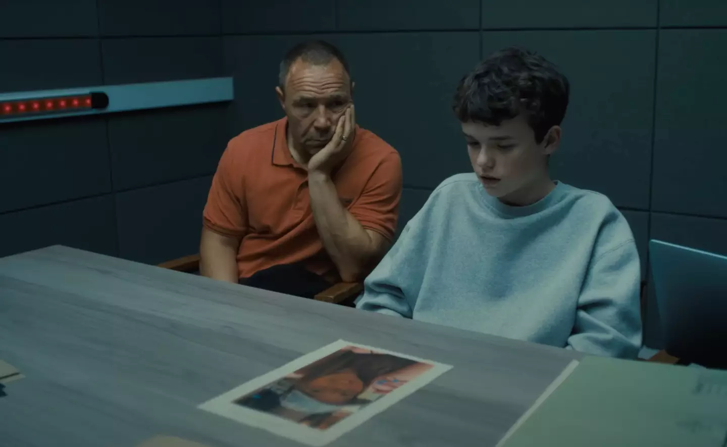 Graham alongside Owen Cooper in the new drama (Netflix)