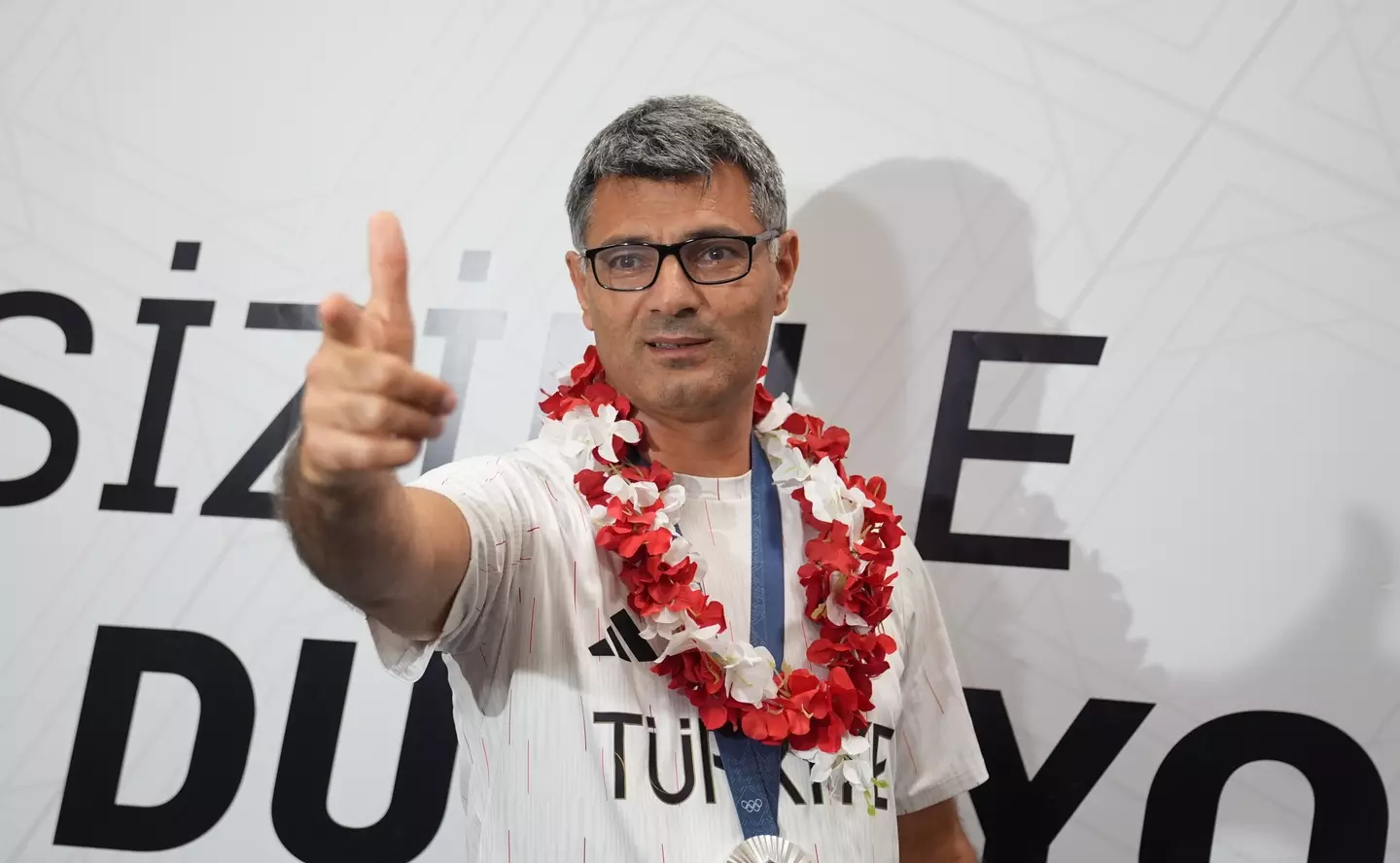 Yusuf Dikeç explained why he went without equipment after heading home from the Olympics. (Adem Kutucu/Anadolu via Getty Images)