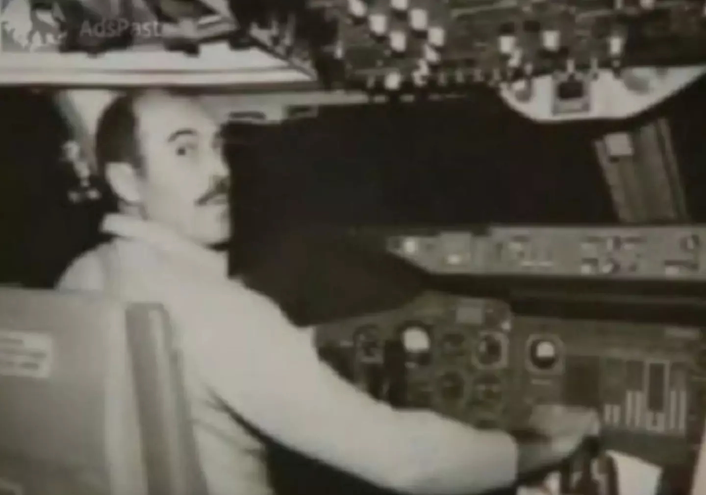 Pilot Sifis Migadis had over 30 years of experience (YouTube/Mini Air Crash Investigation)