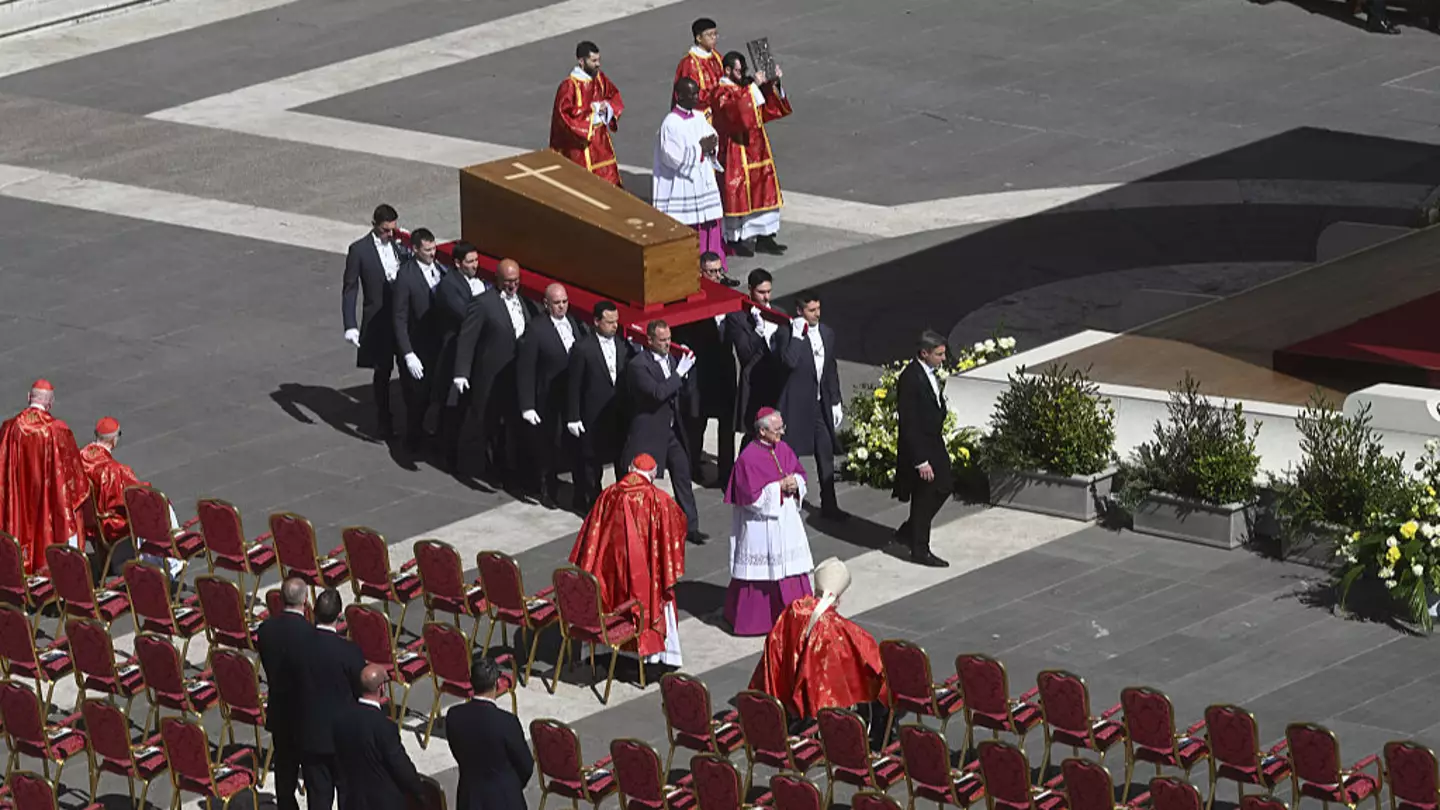 Note in full that Pope Francis will be buried with inside his coffin