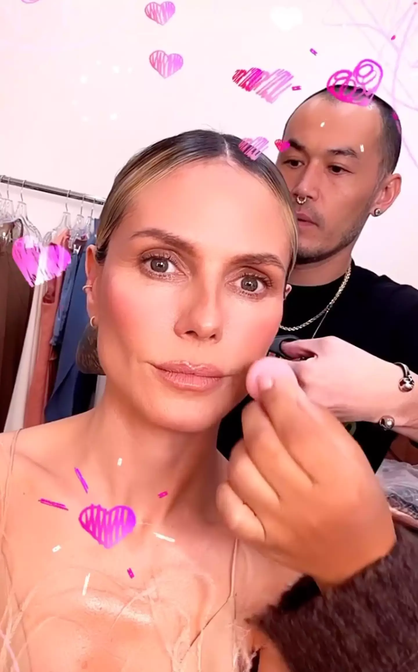 The model showed everyone the process.