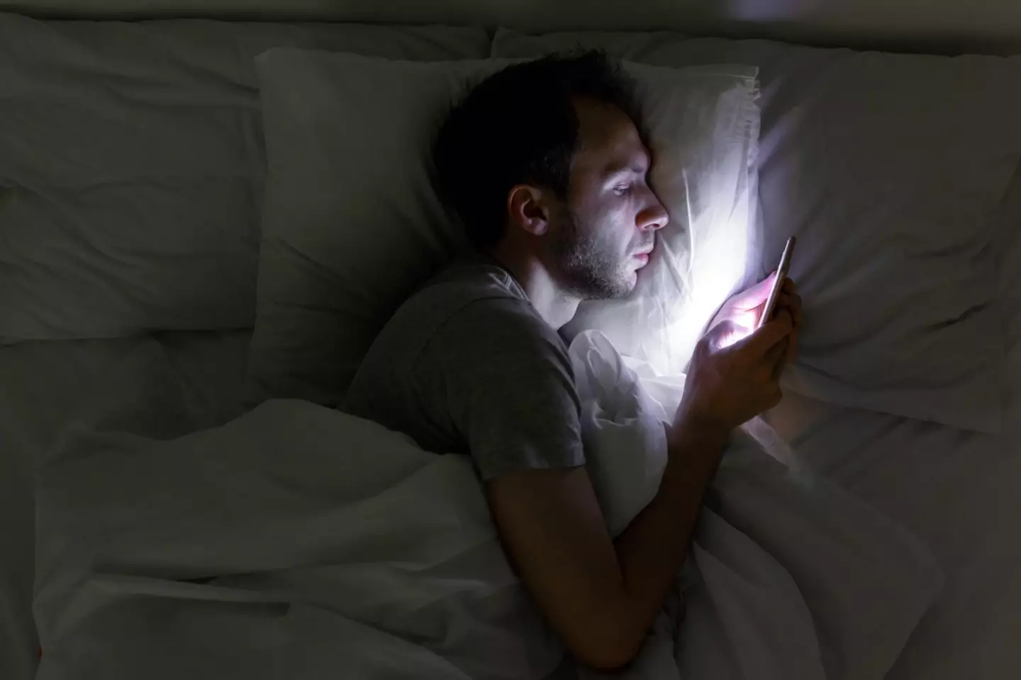 Micro-cheating is ‘a series of seemingly small actions'. (Getty Stock Images)