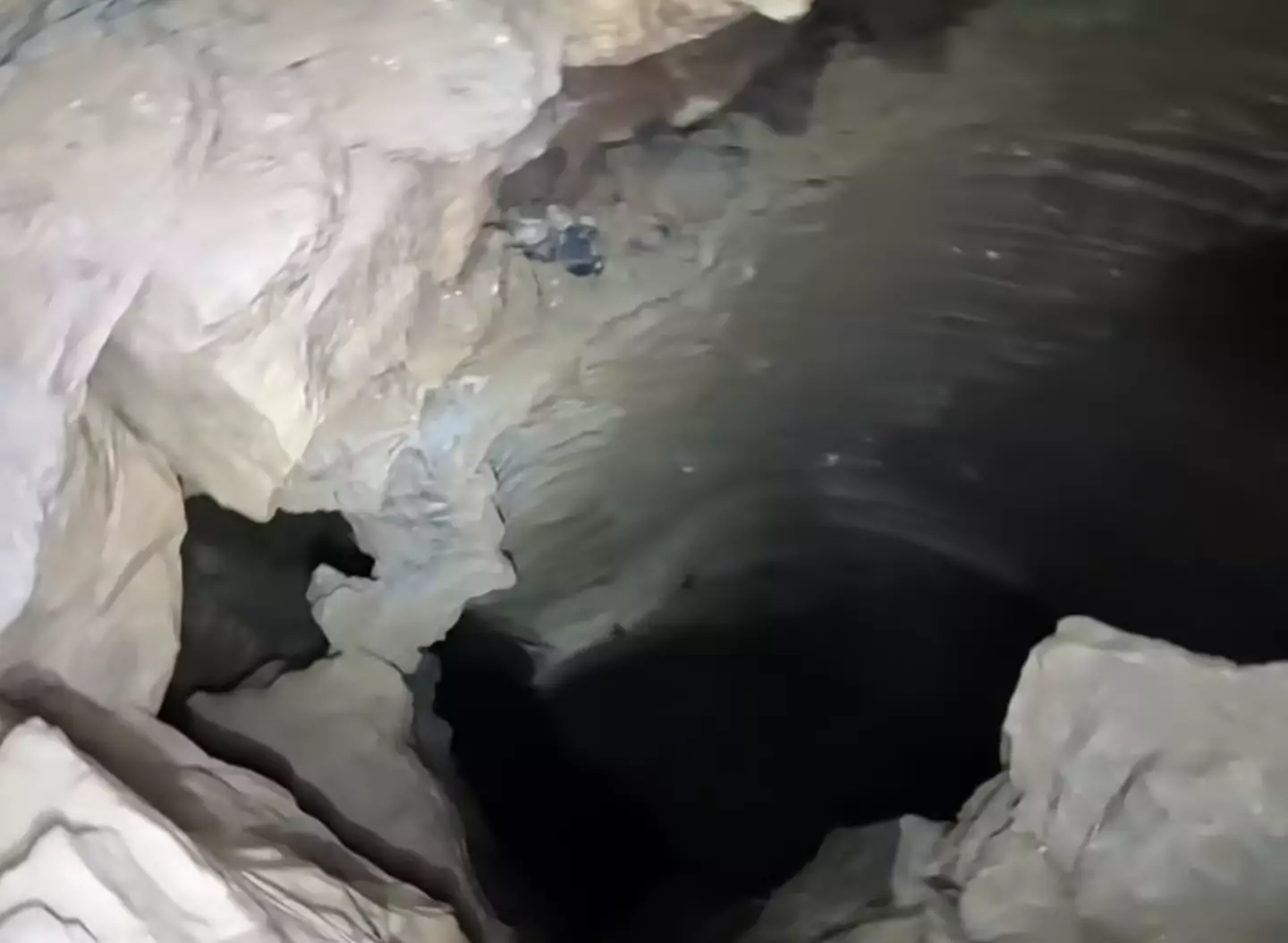 Down into the dark it goes. (YouTube/ActionAdventureTwins)