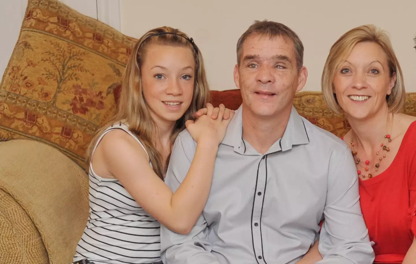 Mia Rathband pictured with her late father, PC David Rathband and mum Cath.