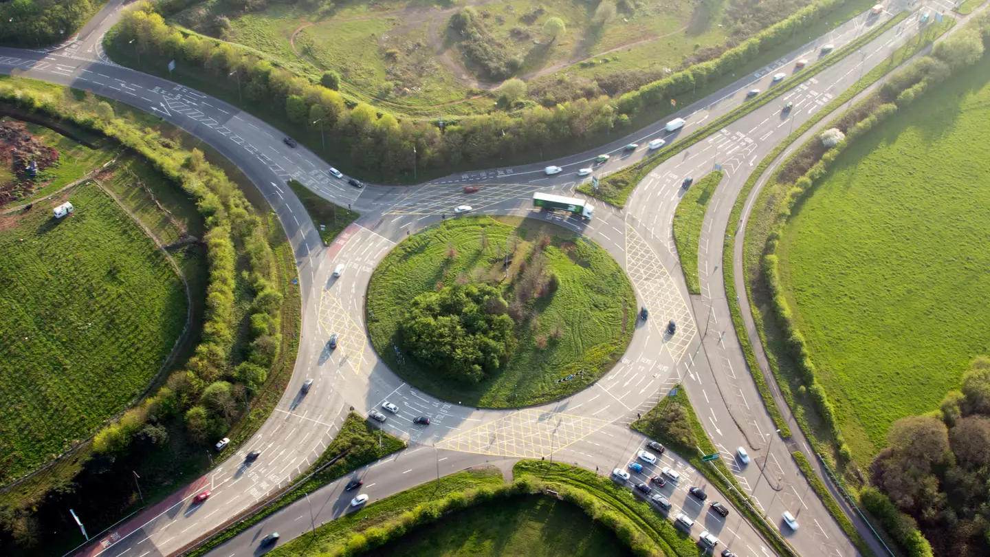 Woman slammed as 'immoral' by husband for using 'slingshot roundabout trick' that helps her beat traffic