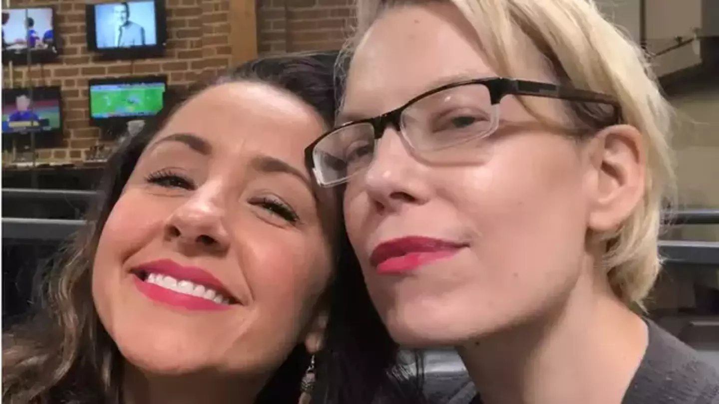 Molly Kochan (right) documented her final years online (Instagram/@nikkiboyer)