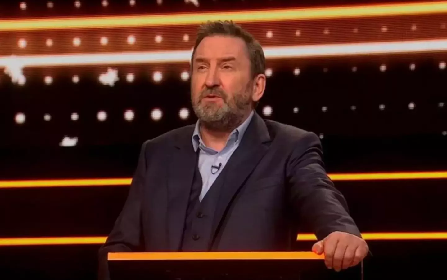 Lee Mack hosts the 1% Club (ITV)