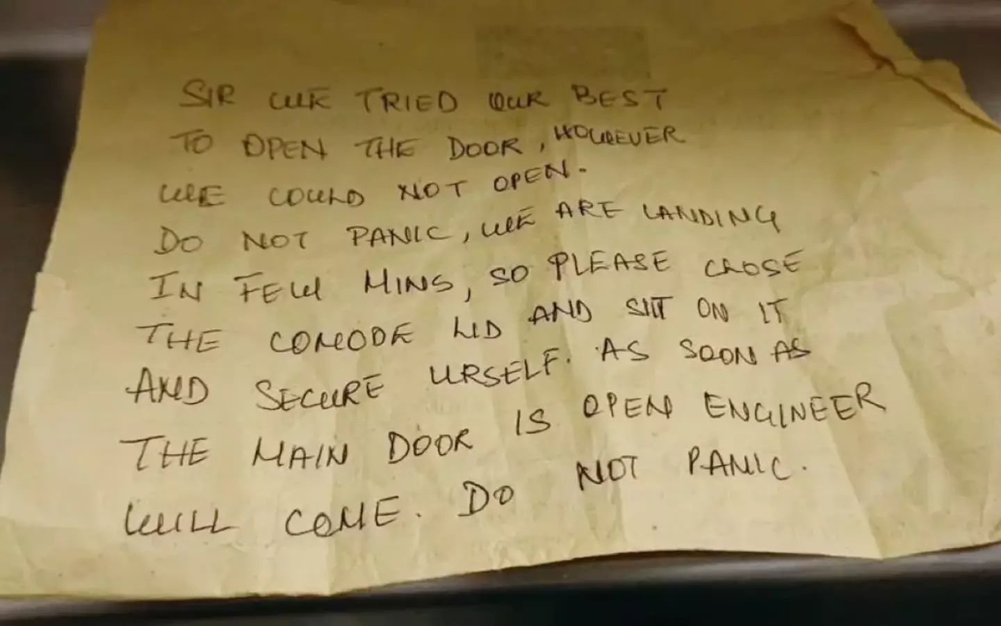 Flight crew wrote the passenger a message of reassurance.