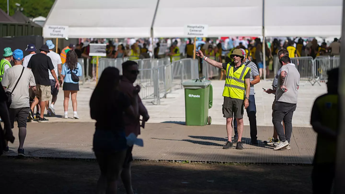Security expert issues urgent warning after crowds of Oasis fans sneak into Manchester gig