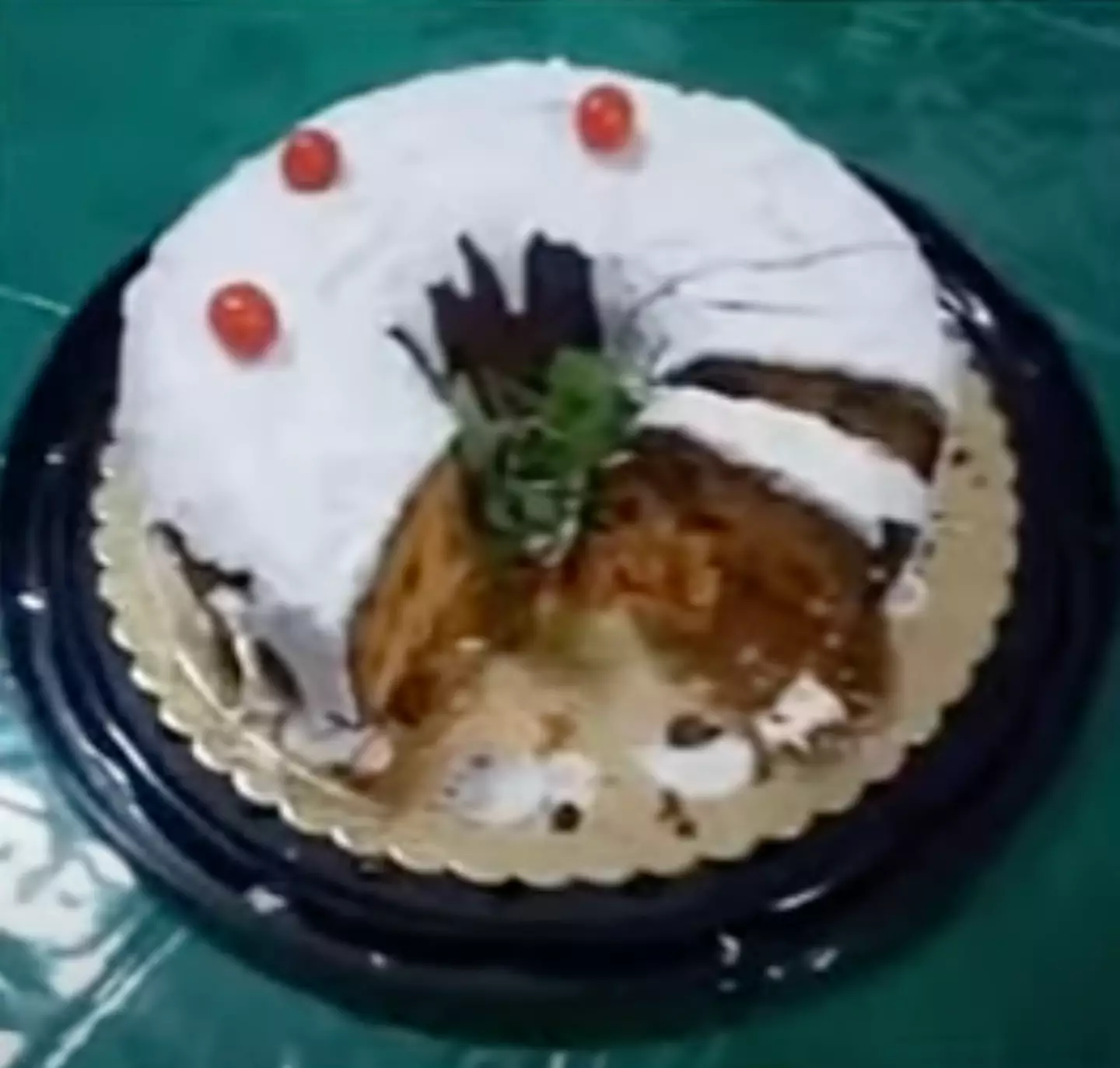 The cake was found to be laced with arsenic (Youtube/ News USA-24)
