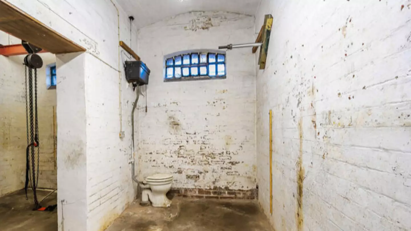 Inside creepy former police station with 'fully blown cells' up for sale that people are sure is haunted