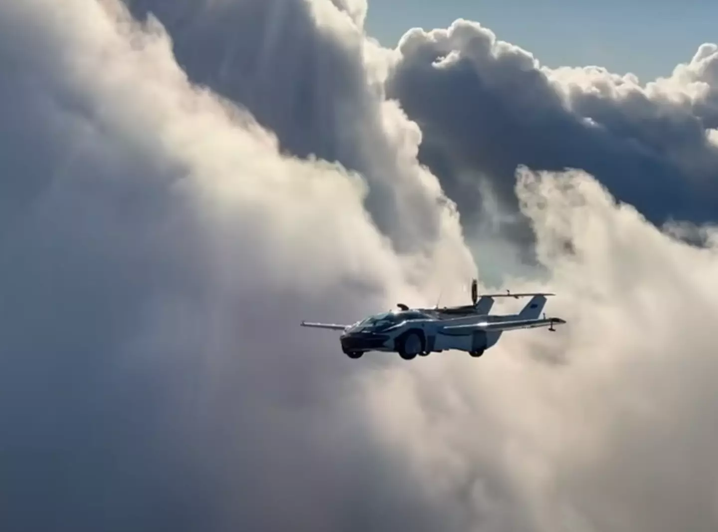 Anyone got a spare £600,000 they'd be willing to spend on a flying car? (Klein Vision)