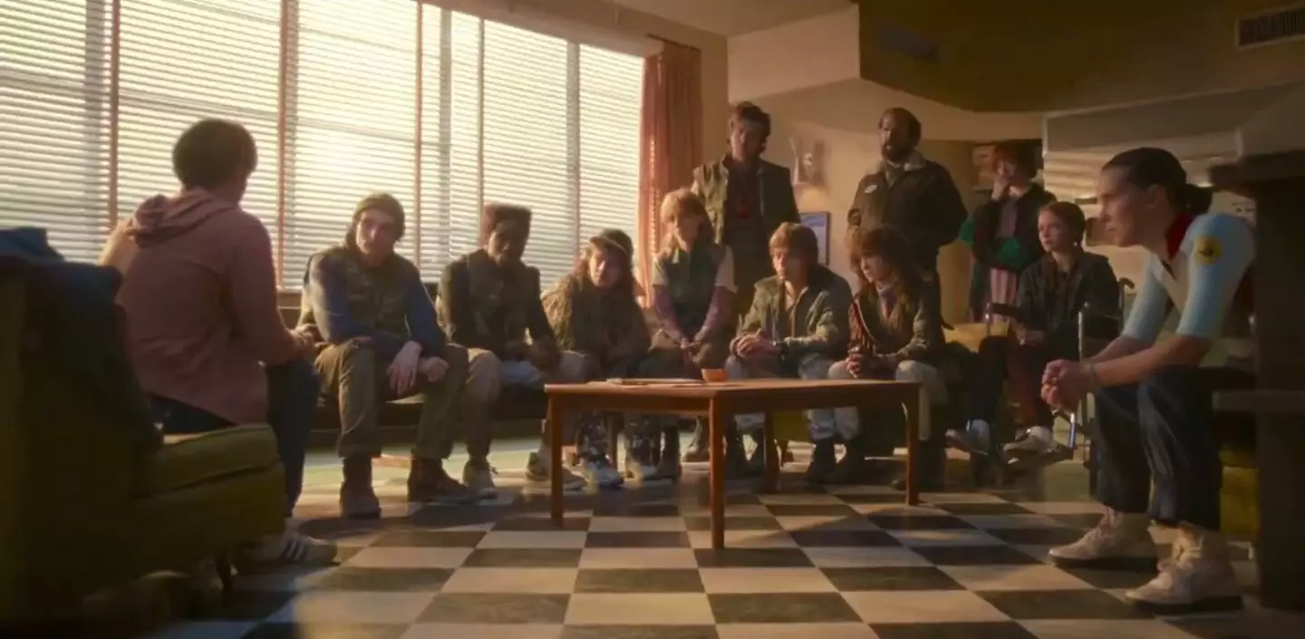 There's a hell of a lot of characters in the scene. (Netflix)