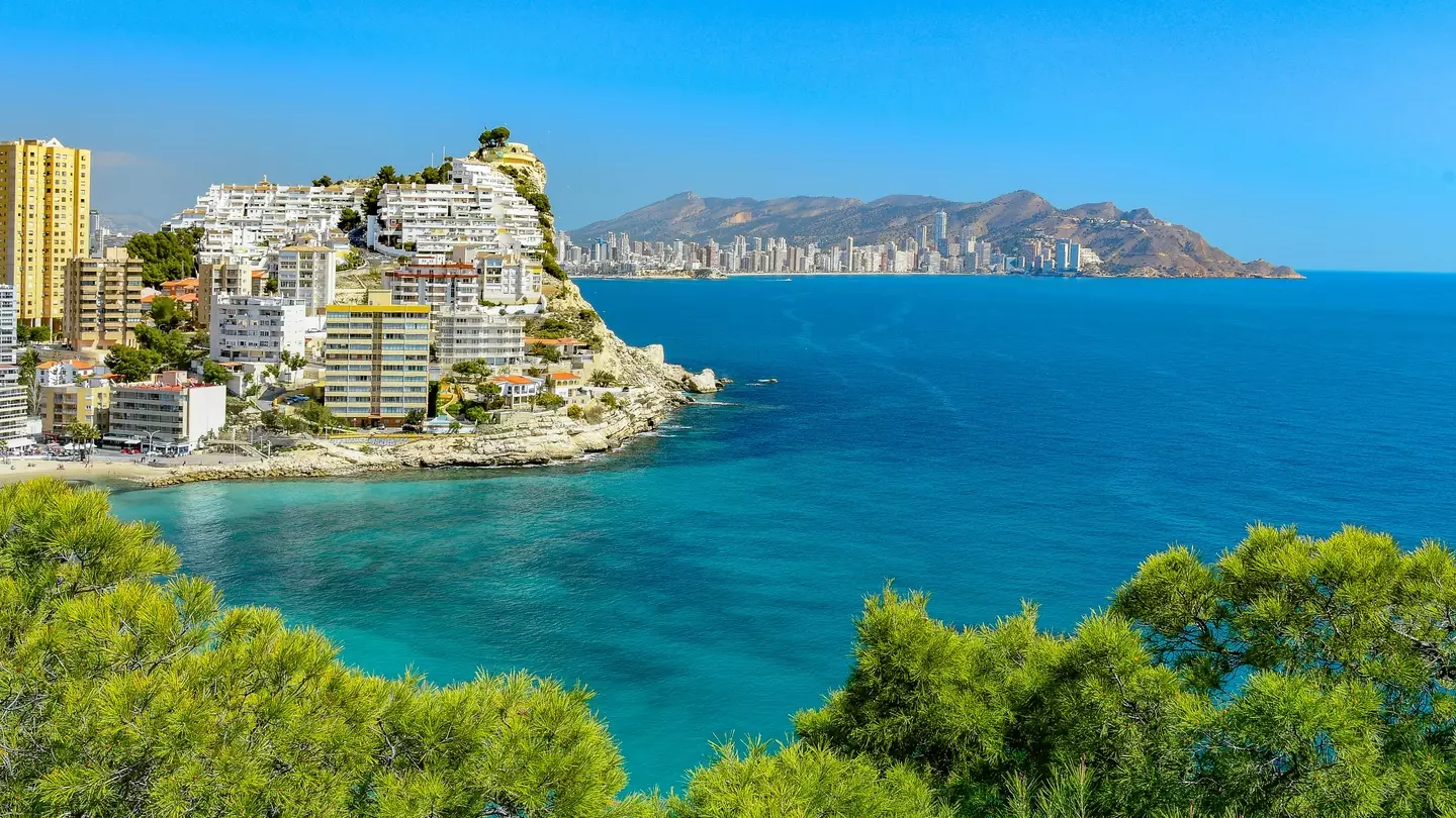 If you’ve ever fancied a trip to Alicante you can head there for £12.99 each way.